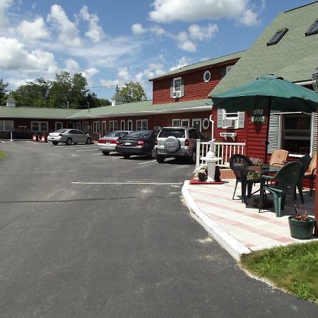 Midway Lodging Cornish Zewnętrze zdjęcie