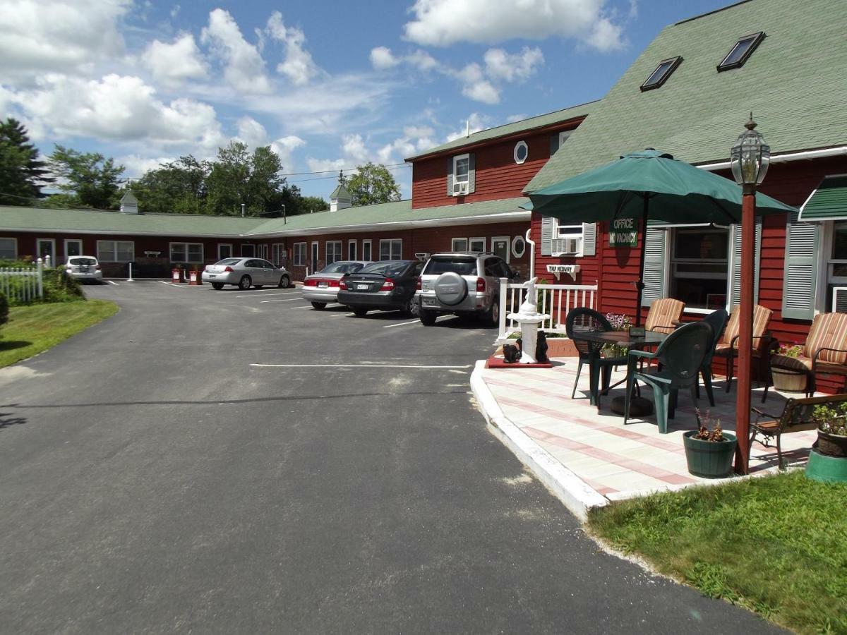Midway Lodging Cornish Zewnętrze zdjęcie