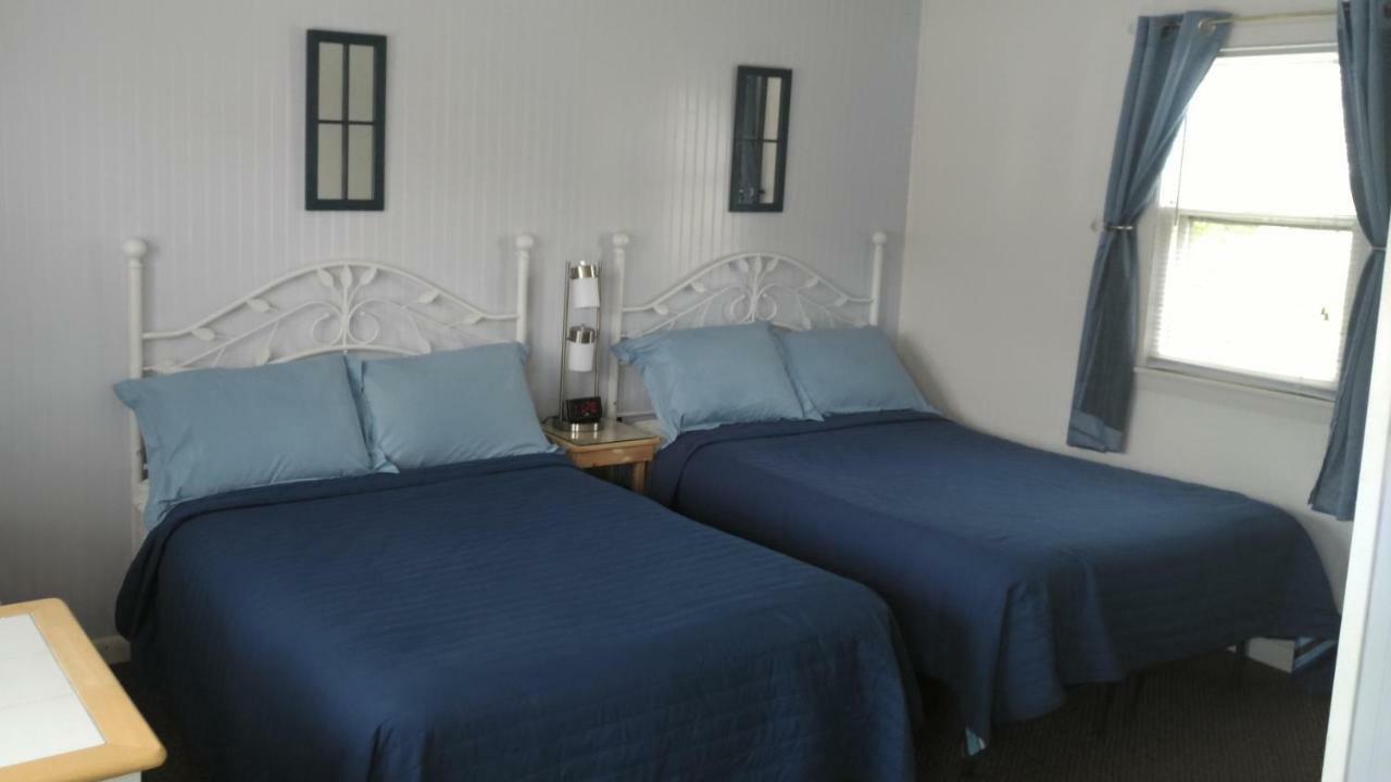 Midway Lodging Cornish Zewnętrze zdjęcie