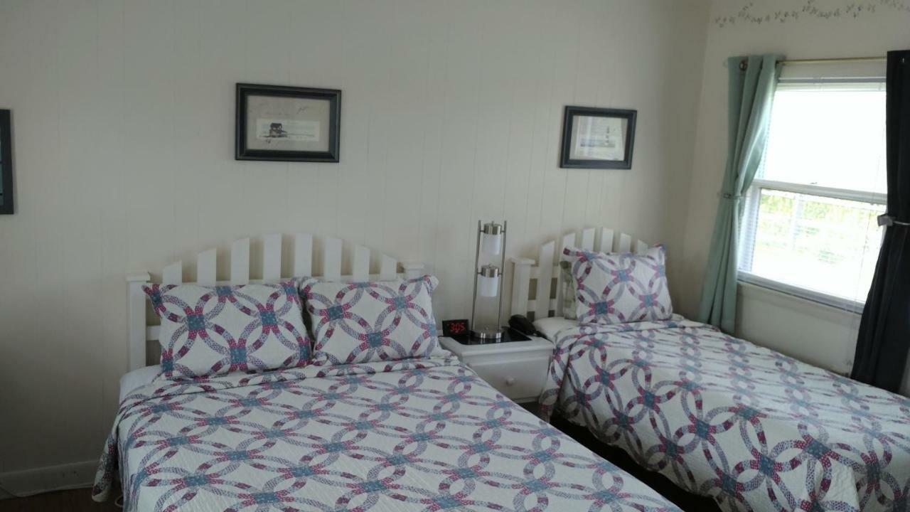 Midway Lodging Cornish Zewnętrze zdjęcie