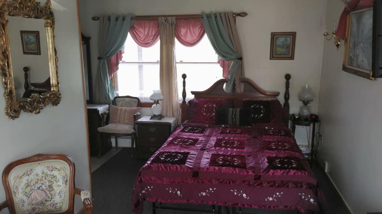 Midway Lodging Cornish Zewnętrze zdjęcie