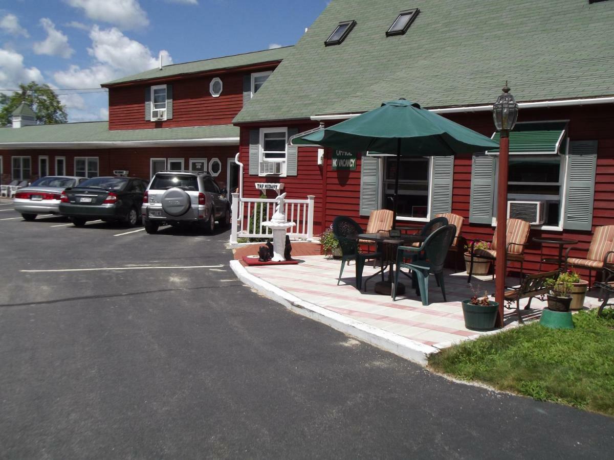Midway Lodging Cornish Zewnętrze zdjęcie