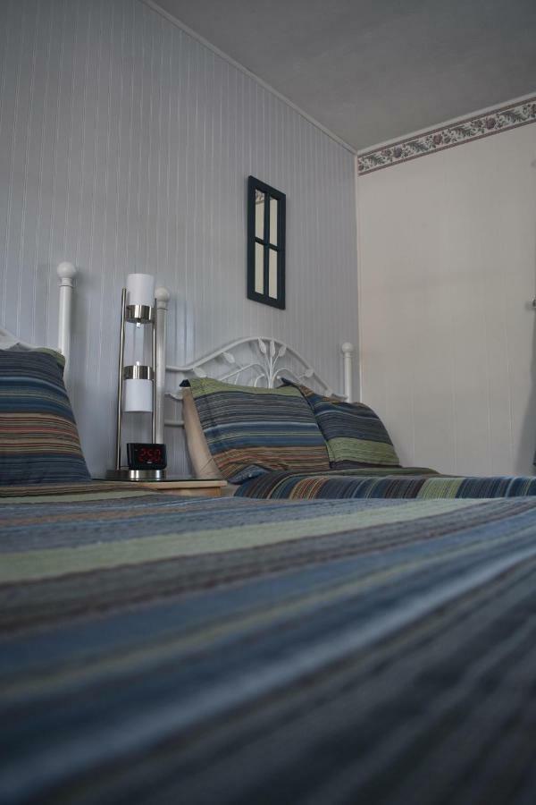 Midway Lodging Cornish Zewnętrze zdjęcie